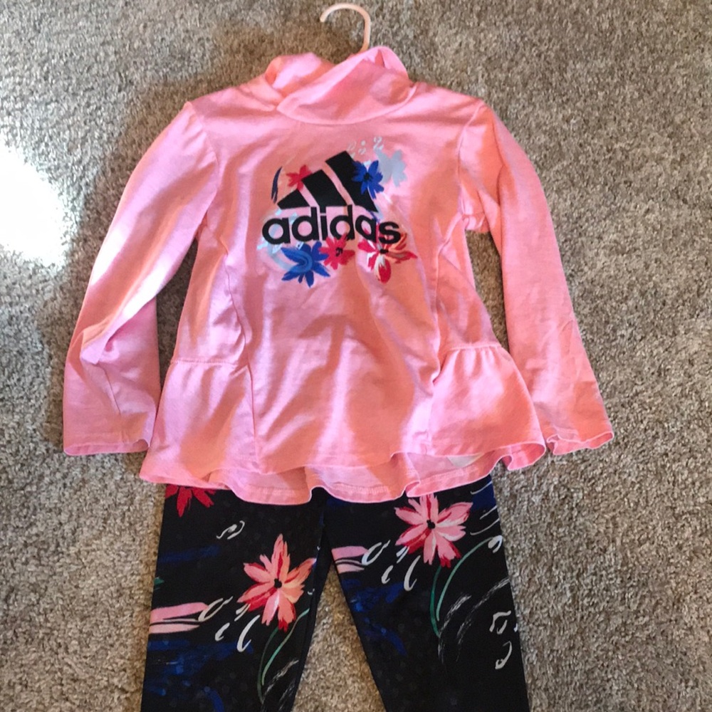Girl’s adidas set